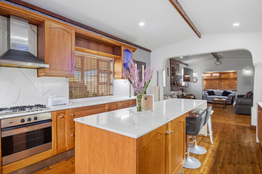5 Bedroom Property for Sale in Wynberg Western Cape